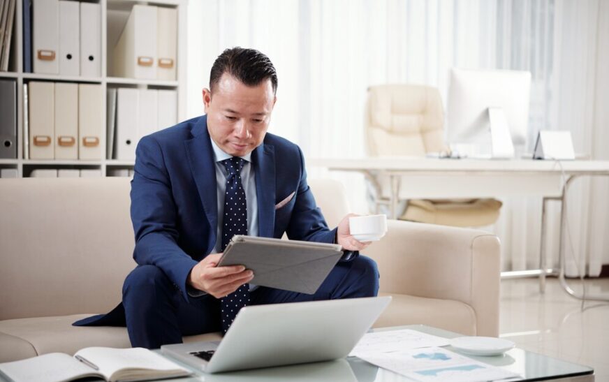 Chief Executive Officers (CEOs) and Chief Financial Officers (CFOs) Salaries in 2025: An In-Depth Analysis
