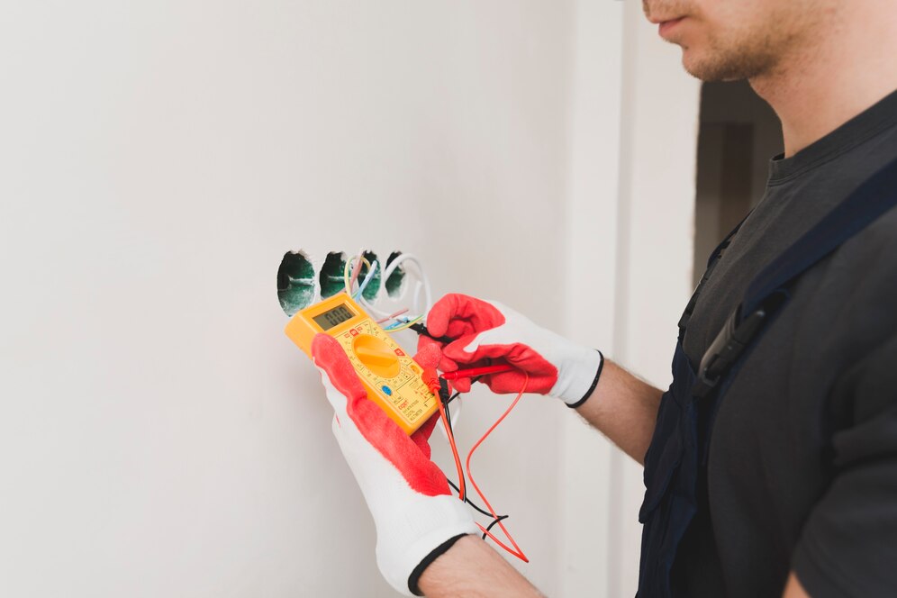 Electrician Salaries Across the United States in 2025